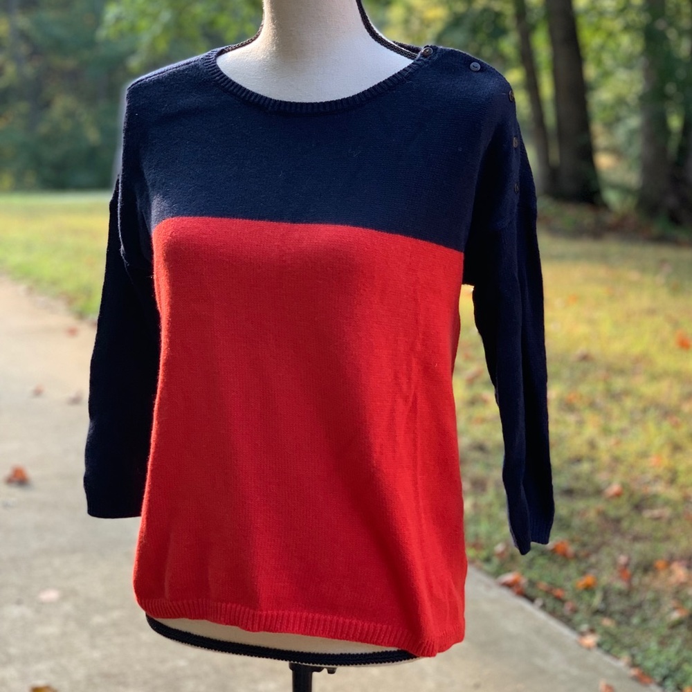 Gap 3/4 sleeve button shoulder sweater